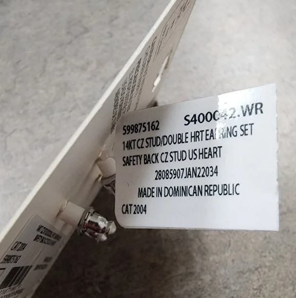 Brilliance Fine Jewelry Girl’s 14kt Yellow Gold Cubic Zirconia and Double Heart - Picture 4 of 4